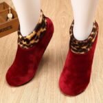 1 Pair Women Warm Non-Slip Indoor Floor Socks Soft Home Velvet Slipper Socks - Image 4